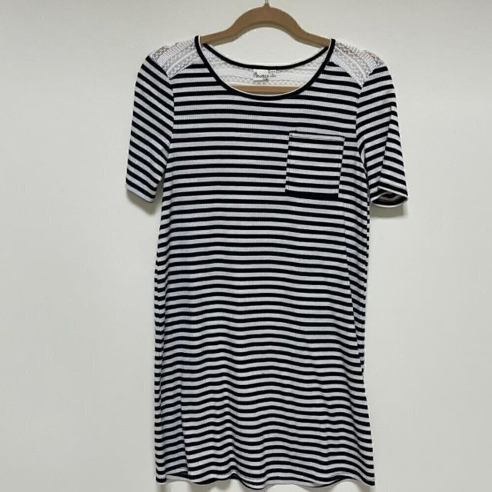 Mudd Girl's Plus Black/White Striped T-Shirt Dress with Lace - Size 16-1/2